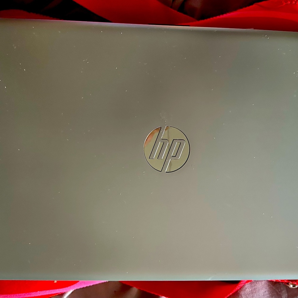 Hp Laptop with wireless mouse and carrying case